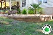 Retaining-wall-planting-bed-Between-the-Edges-EvansGA