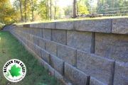 Retaining-wall-pavers-Between-the-Edges-landscaping-EvansGA