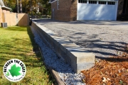 Retaining-wall-front-border-Augusta-BetweentheEdges-landscaping
